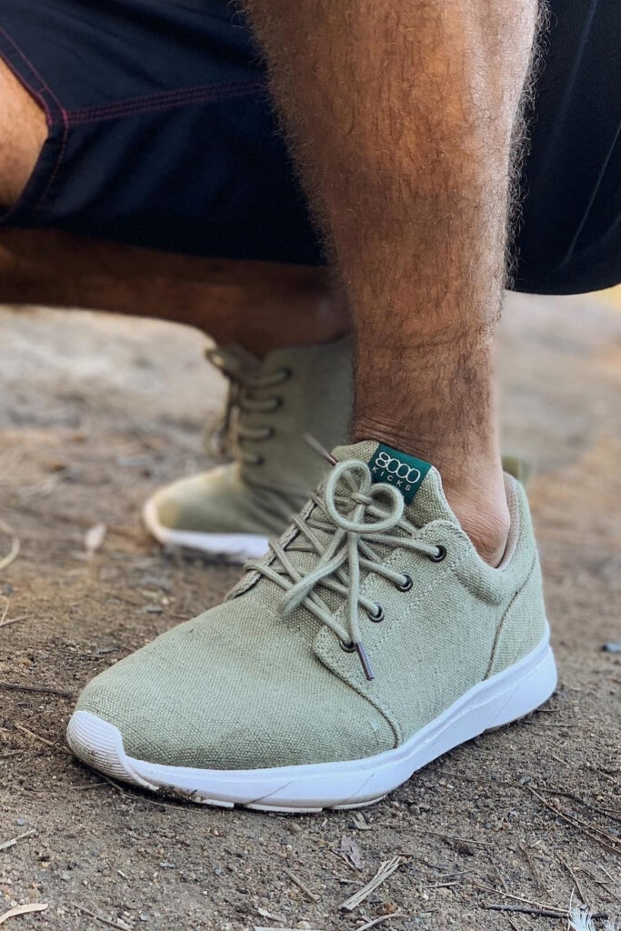 Want to take a stroll down sustainability street with us? Because we’re sole-d on recycled shoes. Tennies made of trash, boots out of… Image by 8000Kicks #recycledshoes #recycledmaterialshoes #recycledwaterbottleshoes #recycledshoesbrands #bestrecycledshoes #shoesmadefromrecycledplastic #shoesmadefromrecycledmaterials #shoesmadeofrecycledplastic #sustainablejungle