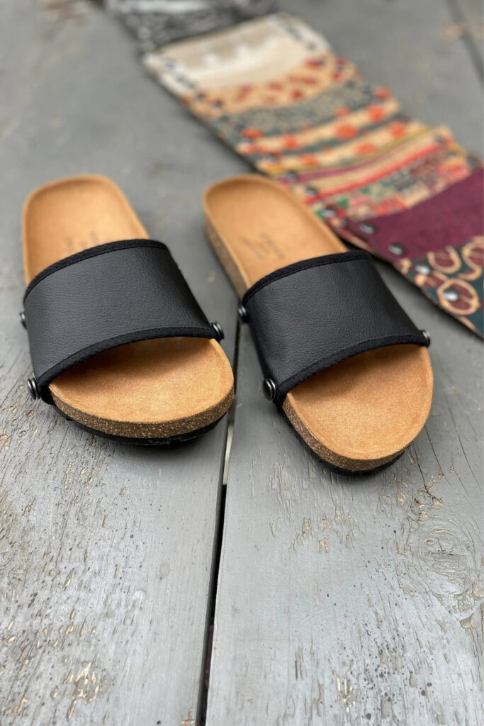 Want to take a stroll down sustainability street with us? Because we’re sole-d on recycled shoes. Tennies made of trash, boots out of… Image by Eating the Goober #recycledshoes #recycledmaterialshoes #recycledwaterbottleshoes #recycledshoesbrands #bestrecycledshoes #shoesmadefromrecycledplastic #shoesmadefromrecycledmaterials #shoesmadeofrecycledplastic #sustainablejungle