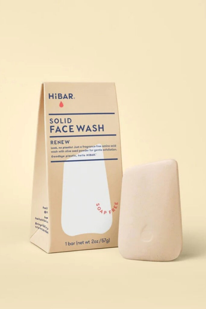 Natural and organic face wash is the skin superhero here and a critical component of any organic skincare routine. Here are the sustainable face wash brands we think will leave your pores (and the planet) feeling their most clean Image by HiBAR #sustainablefacewash #ecofriendlyfacewash #organicfacewash #naturalfacewash #sustainablejungle