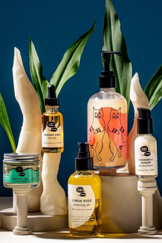 There’s no win-win (er, skin-skin) like sustainable skincare. Sans toxic chemicals and (almost all) plastic, these brands are creating… Image by Meow Meow Tweet #sustainableskincare #sustainableskincarebrands #sustainableskincareproducts #bestsustainableskincare #affordablesustainableskincare #ecofriendlyskincare #ecofriendlyskincarebrands #ecofriendlyskincareproducts #sustainablejungle