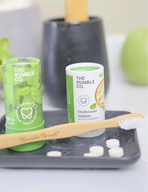Zero Waste Toothpaste Brands: 13 Plastic-Free Products To Sink Your Teeth IntoImage by Sustainable Jungle#zerowastetoothpaste #ecofriendlytoothpaste #zerowastetoothpastetablets #bestecofriendlytoothpaste #zerowastetoothpastewithfluoride #ecofriendlyfluoridetoothpaste