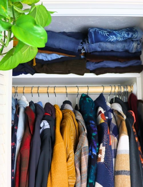 What To Do With Old Clothes: 9 Eco Tips for a Worn-Out Wardrobe Image by Sustainable Jungle #whattodowitholdclothes #howtodisposeofoldclothes #repurpoiseclothing #usesforoldclothes #recyclingoldclothes #whattodowithwornoutclothing #sustainablejungle