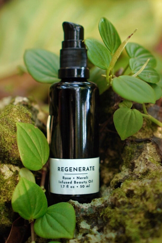 There’s no win-win (er, skin-skin) like sustainable skincare. Sans toxic chemicals and (almost all) plastic, these brands are creating… Image by Tap Tap Organics #sustainableskincare #sustainableskincarebrands #sustainableskincareproducts #bestsustainableskincare #affordablesustainableskincare #ecofriendlyskincare #ecofriendlyskincarebrands #ecofriendlyskincareproducts #sustainablejungle