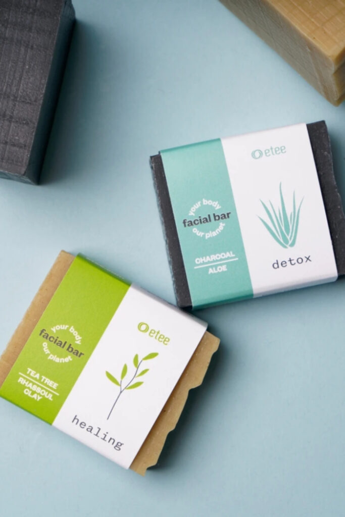 Facing up to plastic proliferation is critical to our sustainable future. With zero waste face wash, you can unblock your pores without blocking up… Image by etee #zerowastefacewash #bestzerowastefacewash #zerowastefacewashbar #zerowastefacewashbrands #plasticfreefacewash #bestplasticfreefacewash #wastefreefacewash #plasticfreefacewashbars #refillablefacewash