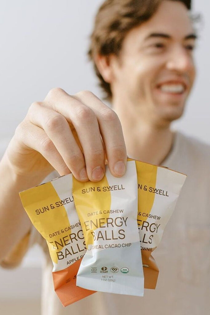 Want to make your couch consumption a little more eco friendly? Try some ethical online shopping at one of these sustainable stores... Image by Sun & Swell Foods #ethicalonlineshopping #sustainablestores #sustainableshopping #ecofriendlyonlinestores #sustainablejungle