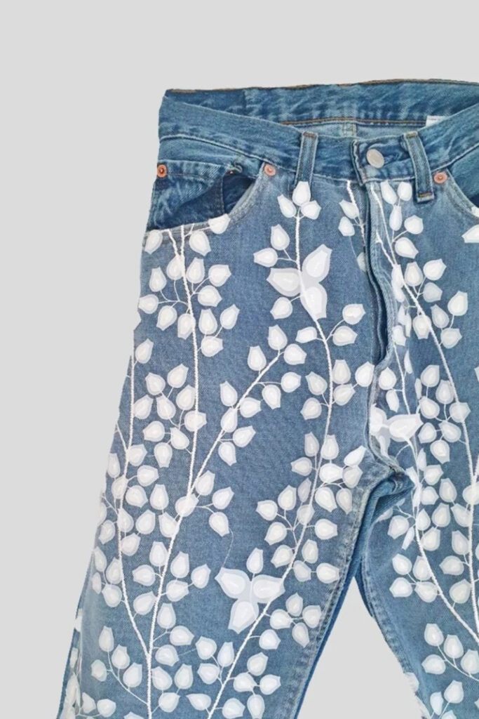 Worn out wardrobe got you down? Online clothes repair services can breathe new life into those favorite frayed jeans of yours while reminding us… Image by Fanfare #onlineclothesrepair #onlineclothesrepairshop #bestonlineclothesrepair #onlinealteration #bestonlinealteration #mailinalteration #onlineclothingrepair #clothesrepairshoponline #sustainablejungle