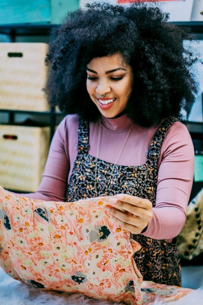 Worn out wardrobe got you down? Online clothes repair services can breathe new life into those favorite frayed jeans of yours while reminding us… Image by Hidden Opulence #onlineclothesrepair #onlineclothesrepairshop #bestonlineclothesrepair #onlinealteration #bestonlinealteration #mailinalteration #onlineclothingrepair #clothesrepairshoponline #sustainablejungle