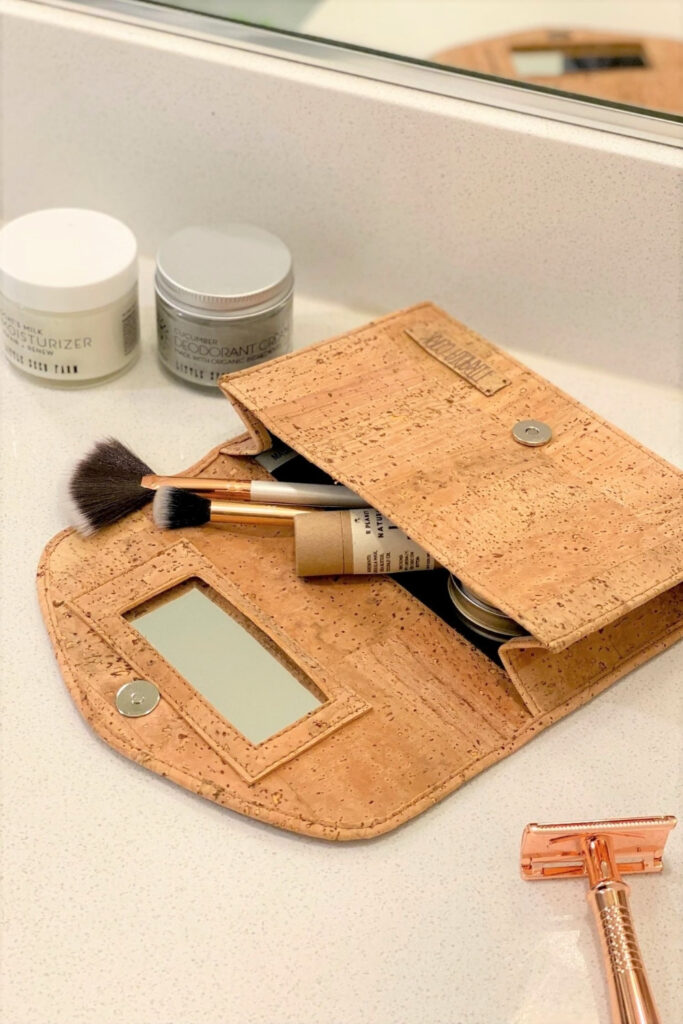 The cat’s out of the sustainable makeup bag. What you put your cosmetics in matters just as much as the cosmetics itself. Like the many… Image by Tiradia Cork #sustainablemakeupbags #bestsustainablemakeupbags #mostsustainablemakeupbags #ecofriendlymakeupbags #recycledmakeupbags #sustainabletoiletrybags #sustainablecosmeticsbags #sustainablejungle