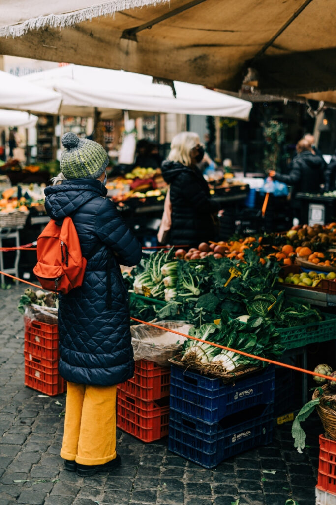 To take a bite out of inequality, health crises, climate change, and ecological destruction, we need sustainable food systems. Let’s take a look at how these better systems work and why they’re so important. Image by Gabriella Clare Marino via Unsplash #sustainablefoodsystems #sustainablefood #sustainablejungle