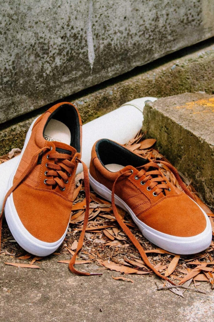 Will hemp shoes get you high? Highly sustainable, yes! We’re talking hemp shoes, hemp sneakers, hemp sandals, hemp slip-ons, and high top hemps… Image by Kustom Footwear #hempshoes #menshempshoes #womenshempshoes #shoesmadeofhemp #besthempshoes #hempshoebrands #sustainablejungle