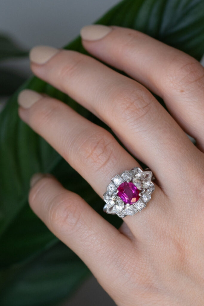 These makers of eco friendly and ethical engagement rings show transparency, socially-responsible sourcing, and sustainable materials that make diamonds shine all the brighter. Image by Omnēque #ethicalengagementrings #sustainableengagementrings #sustainablejungle