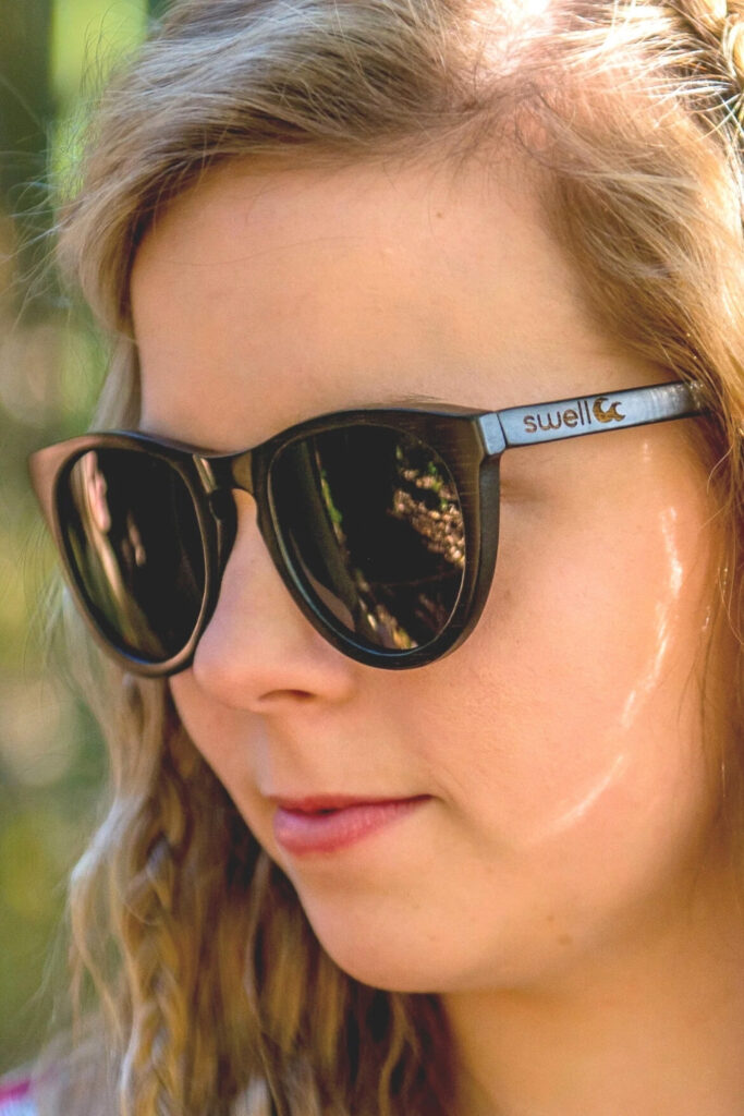 My dog chewed my sunglasses to bits so I have a legitimate reason to buy a new pair of eco friendly sunglasses and, at the same time, shed some light on sustainable sunglasses brands Image by Swell #ecofriendlysunglasses #sustainablesunglasses #sustainablejungle