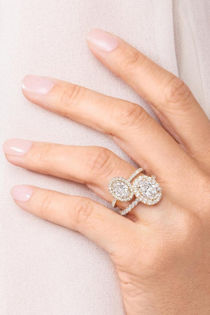 These makers of eco friendly and ethical engagement rings show transparency, socially-responsible sourcing, and sustainable materials that make diamonds shine all the brighter. Image by VRAI #ethicalengagementrings #sustainableengagementrings #sustainablejungle