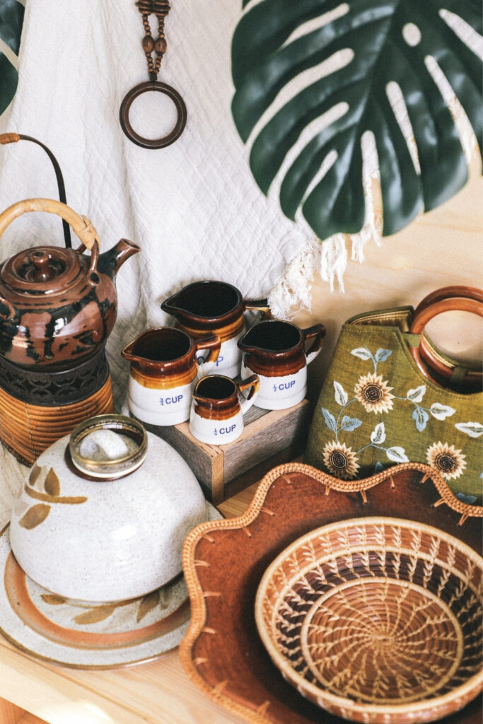 These sustainable shopping tips will satisfy your need for new (or new-to-you) while appeasing that eco-minded angel on your shoulder… Image by Katie Emslie via Unsplash #sustainableshoppingtips ​​#sustainablegroceryshoppingtips #whyissustainableshoppingimportant #tipsforsustainableshopping #ecofriendlyshoppingtips #greenshoppingtips #sustainablejungle