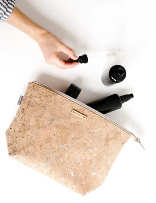 12 Eco Friendly Toiletries Welcome In Any Sustainable Bathroom #ecofriendlytoiletries #mensecofriendlytoiletries #womensecofriendlytoiletries #bestecofriendlytoiletries #ecofriendlytoiletryproducts #sustainabletoiletries #sustainablejungle Image by Carry Courage