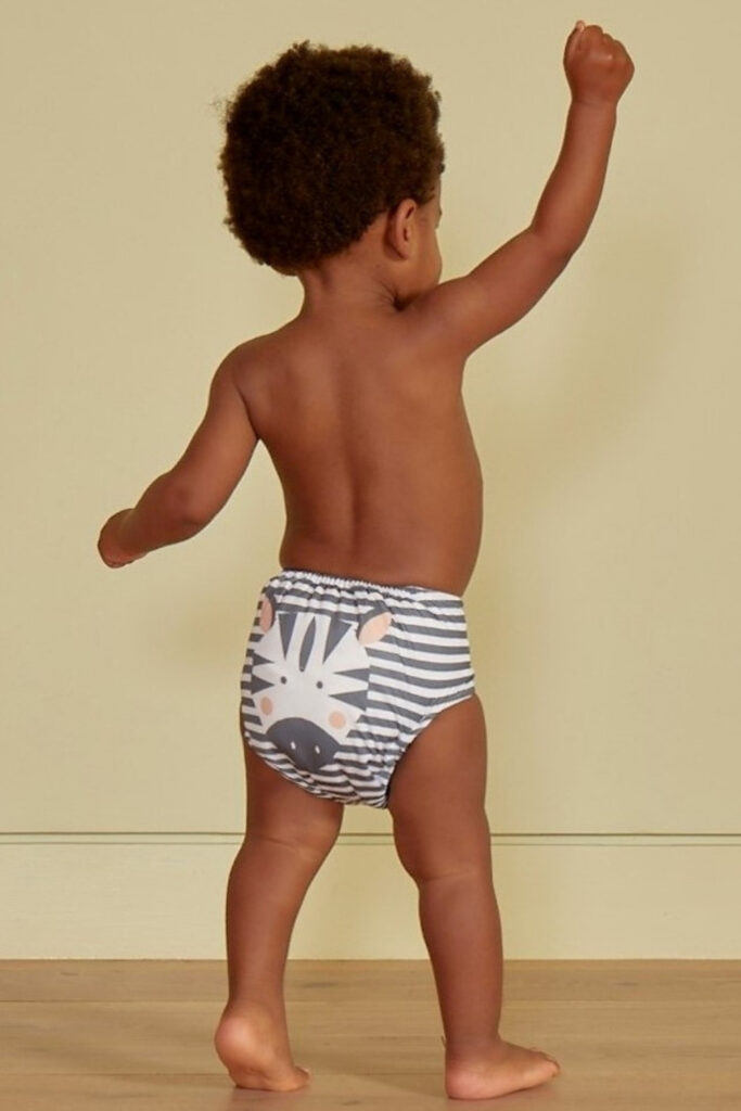 9 Biodegradable Nappies That Are Better for Bums and the Planet #biodegradablenappies #bestbiodegradablenappies #biodegradablenappiesuk #biodegradablenappiesaustralia #whichnappiesarebiodegradable? #affordablebiodegradablenappies #sustainablejungle Image by Kit & Kin