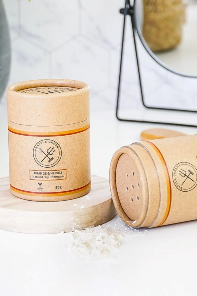 As much as we’d love to don a freshly washed ‘do on the daily, there just isn’t enough time. But is that a bad thing when sustainable natural dry shampoo… Image by Battle Green #naturaldryshampoo #allnaturaldryshampoo #bestnaturaldryshampoo #sustainablenaturaldryshampoo #mostnaturaldryshampoo #organicdryshampoo #sustainablejungle