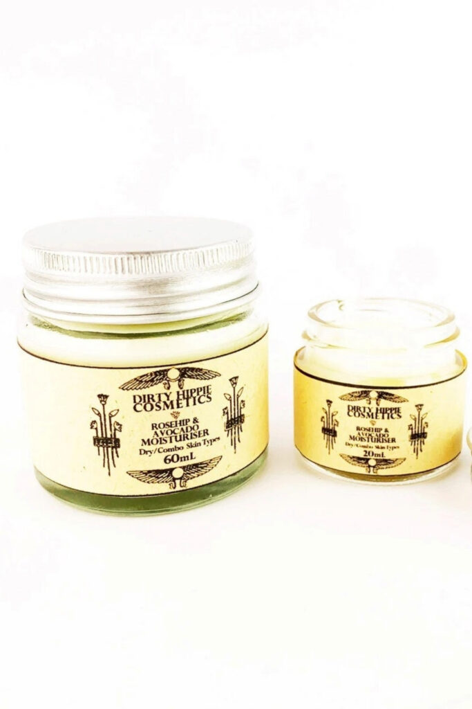 Zero Waste Lotions Who Are All About Plastic Free Pampering #zerowastelotion #bestzerowastelotion #zerowastebodylotion #zerowastelotionbar #plasticfreelotion #beestplasticfreelotion Image by Dirty Hippie Cosmetics