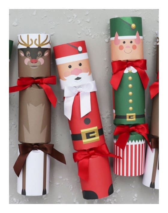 10 Eco Friendly Christmas Crackers Popping Into Your Sustainable Celebrations #ecofriendlychristmascrackers #ecofriendlychristmascrackersUK #ecofriendlychristmascrackersaustralia #bestecofriendlychristmascrackers #ecocrackers #ecochristmascrackers #sustainablejungle Image by Nancy & Betty
