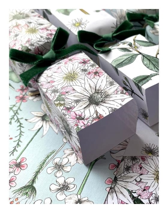 10 Eco Friendly Christmas Crackers Popping Into Your Sustainable Celebrations #ecofriendlychristmascrackers #ecofriendlychristmascrackersUK #ecofriendlychristmascrackersaustralia #bestecofriendlychristmascrackers #ecocrackers #ecochristmascrackers #sustainablejungle Image by Paper & Style Co.