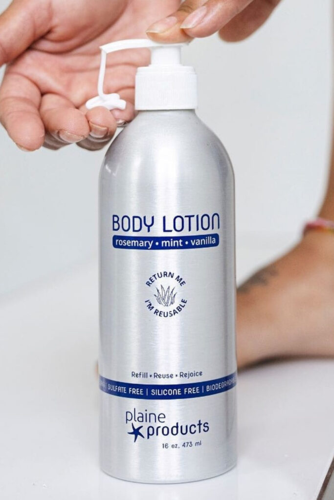 Zero Waste Lotions Who Are All About Plastic Free Pampering #zerowastelotion #bestzerowastelotion #zerowastebodylotion #zerowastelotionbar #plasticfreelotion #beestplasticfreelotion Image by Plaine Products