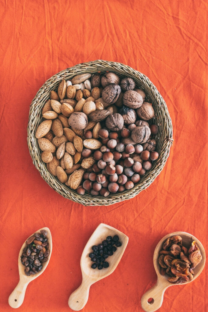 Hungry for the most planet-positive plate but not sure what foods are sustainable? You can satisfy our planet’s cravings (and your own) by asking... Image by Behnam Norouzi via Unsplash #whatfoodsaresustainable? #whatfoodsarethemostsustainable? #whataresomesustainablefoods? #whataretheleastsustainablefoods? #ecofriendlyfood #mostecofriendlyfoods #sustainablejungle