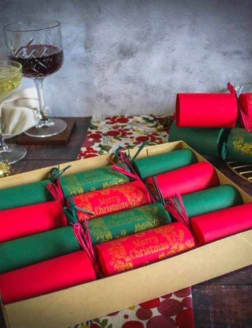 10 Eco Friendly Christmas Crackers Popping Into Your Sustainable Celebrations #ecofriendlychristmascrackers #ecofriendlychristmascrackersUK #ecofriendlychristmascrackersaustralia #bestecofriendlychristmascrackers #ecocrackers #ecochristmascrackers #sustainablejungle Image by Bear & Flo