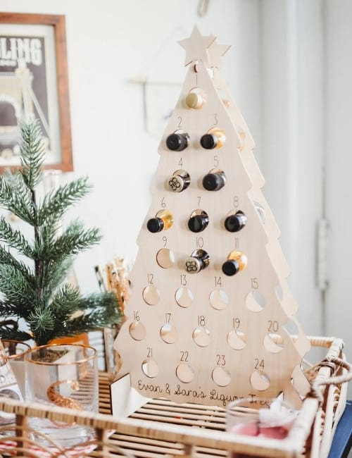 Reusable Advent Calendars For A Conscious Christmas Countdown #reusableadventcalendars #reusableadventcalendarsUK #adventcalendarsthatarereusable #DIYreusableadventcalendars #bestreusableadventcalendars #bestreusableadventcalendarsonetsy #etsyreusableadventcalendars #sustainablejungle Image by Knotted Sage
