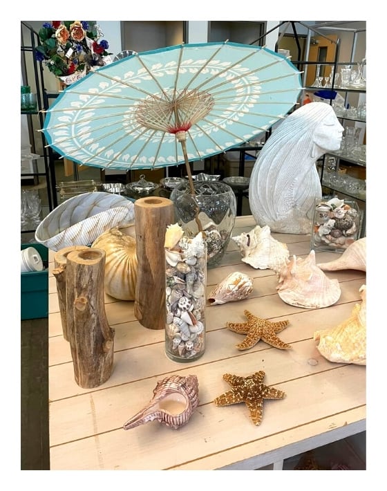 11 Thrift Stores In Houston Boasting True Texan Trends #thriftstoreshouston #bestthriftstoresinhouston #houstonthriftstores #sustainablejungle Image by MAM Resale Store