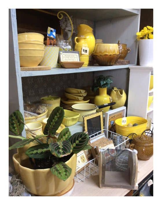 15 Thrift Stores in Tulsa Promising To Blow You Away #thriftstorestulsa #bestthriftstorestulsa #clothingthriftstorestulsa #thriftstoresintulsa #thriftstoresintulsaokla #tulsavintagestores #bestthriftstoresintulsa #sustainablejungle Image by Home Accents Vintage to Modern