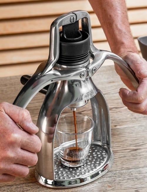 14 Plastic-Free Coffee Makers: See Ya Latte, BPA #plasticfreecoffeemaker #plasticfreecoffeemakers #bestplasticfreecoffeemaker #nonplasticcoffeemaker #lowplasticcoffeemaker #plasticfreecoffeemakersmadeintheusa #sustainablejungle Image by ROK