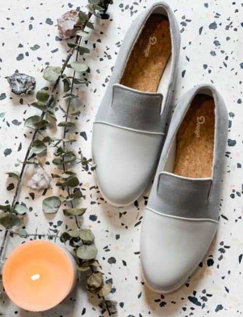Sustainable Slippers: 11 House Shoes That Help Save Our Shared Home Image by Dooeys #sustainableslippers #bestsustainableslippers #ecofriendlyslippers #ethicalslippers #sustainablejungle