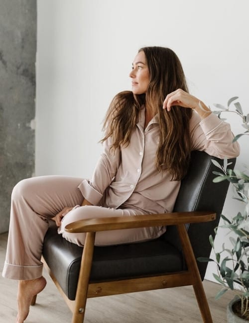 Sleep Like A (Panda) Bear With 10 Eco-Cool Bamboo Pajamas #bamboopajamas #womensbamboopajamas #bestbabybamboopajamas #organicbamboopajamas #bamboopajamasets #bamboosleepwear #sustainablejungle Image by Cozy Earth