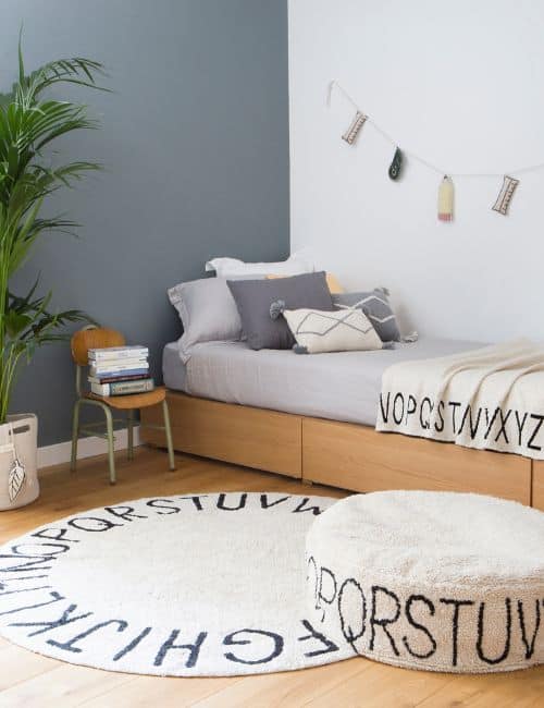 11 Sustainable Rugs To Elevate Your Eco-Friendly Home Image by Lorena Canals #sustainablerugs #sustainablearearugs #sustainableorganicrugs #ecofriendlyrugs #ecorugs #sustainablejungle