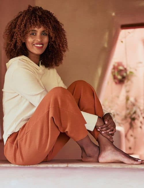 8 Sustainable Hoodies & Sweatshirts To Warm Up Yourself, Not The Planet #sustainablehoodies #sustainablesweatshirts #sustainablehoodybrands #ecofriendlyhoodies #ecofriendlysweatshirts #sustainablejungle Image by Pactinable Hoodies & Eco Friendly Sweatshirts For Those Non-Toxic Snuggles Image by Pact #sustainablehoodies #sustainablejungle