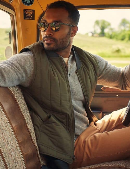 13 Ethical & Sustainable Men’s Clothing Brands for Eco-Cool Comfort & Style Image by Taylor Stitch #sustainablemensclothing #sustainablemensclothingbrands #bestsustainablemensclothing #menssustainableclothing #ethicalmensclothing #ecofriendlymensclothing #sustainablejungle