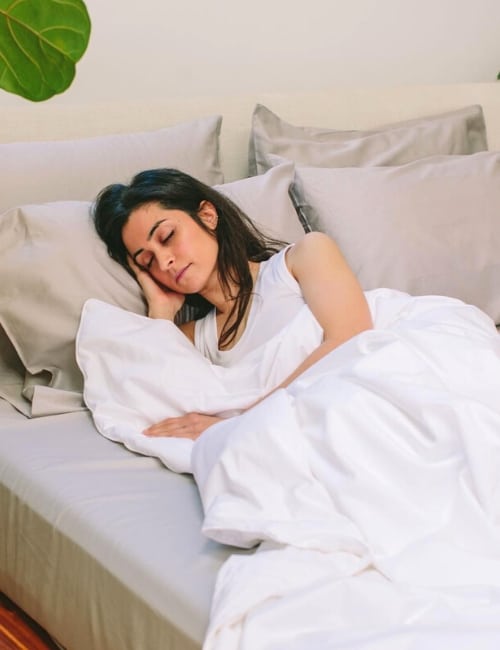 Sleep Snug & Sustainable Under These 11 Organic ComfortersImage by Nest Bedding#organiccomforters #organiccomfortersets #sustainablecomforters #sustainablebedcomforters #bestorganiccomforter #sustainablejungle