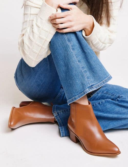 9 Ethical & Sustainable Boots That Are Good For Earth and Your “Sole” Image by Able #sustainableboots #sustainablechelseaboots #sustainableleatherboots #sustainableveganboots #ethicalboots #sustainablejungle