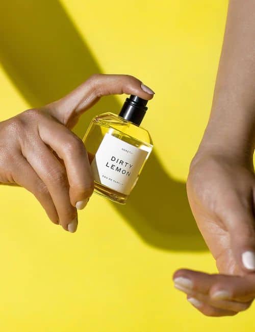 10 Natural & Non-Toxic Perfume Brands That Just Make Scents Image by Heretic Parfum #nontoxicperfume #nontoxicfragrance #nontoxicperfumebrands #naturalperfume #naturalorganicperfume #sustainablejungle
