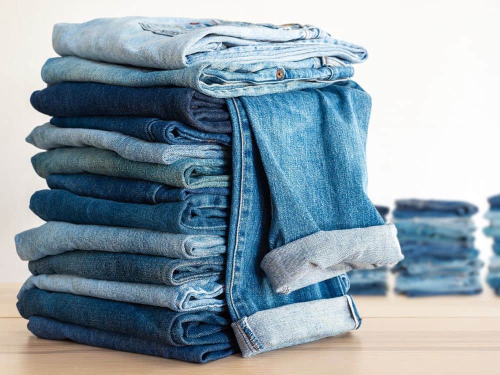 Converting jeans into denim insulation 