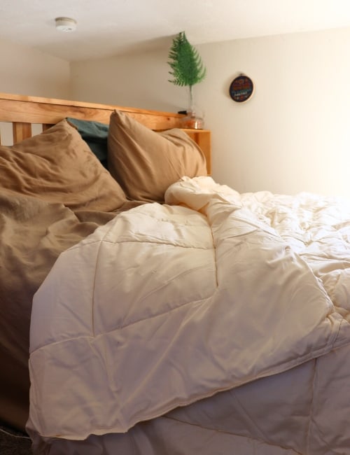 11 Sustainable Bedding Brands Tucking You In Without ToxinsImage by Sustainable Jungle#sustainablebedding #affordablesustainablebedding #sustainablesheets #ecofriendlybedding #ecofriendlysheets #sustainablejungle