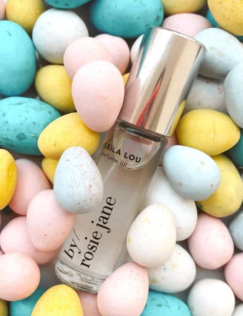 11 Eco-Friendly & Sustainable Perfumes For Scent-Sational Smells Image by by_rosie Jane #sustainableperfumes #vegansustainableperfume #ecofriendlyperfume #naturalecofriendlyperfume #crueltyfreesustainableperfume #sustainablejungle