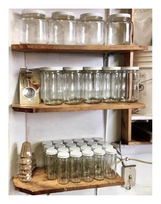 Take A Bite Out Of The Big Apple’s Waste With 13 Bulk & Zero Waste Stores in NYC Image by 4th Street Food Co-Op #zerowastestoresNYC #zerowastegrocerystoresNYC #NYCzerowastestores #bulkstoresNYC #bulkgrocerystoresNYC #bulkfoodstoresNYC #sustainablejungle