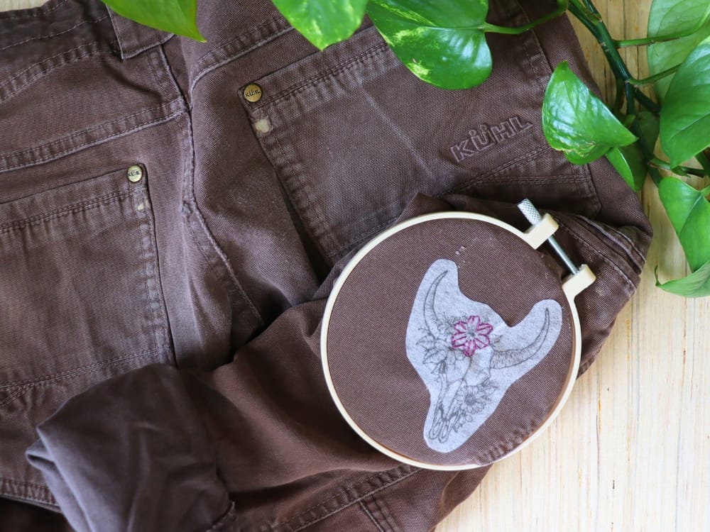 What To Do With Old Jeans: 7 Denim Recycling Ideas Turning Blue Jeans Green Image by Sustainable Jungle #whattodowitholdjeans #upcyclewhattodowitholdjeans #whattodowitholddenimjeans #denimrecycling #denimrecyclingprograms #denimrecyclingprojects #sustainablejungle