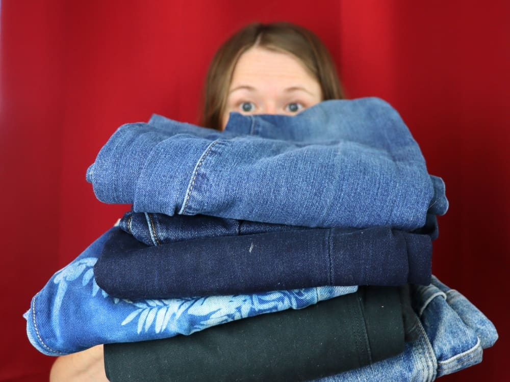 What To Do With Old Jeans: 7 Denim Recycling Ideas Turning Blue Jeans Green Image by Sustainable Jungle #whattodowitholdjeans #upcyclewhattodowitholdjeans #whattodowitholddenimjeans #denimrecycling #denimrecyclingprograms #denimrecyclingprojects #sustainablejungle