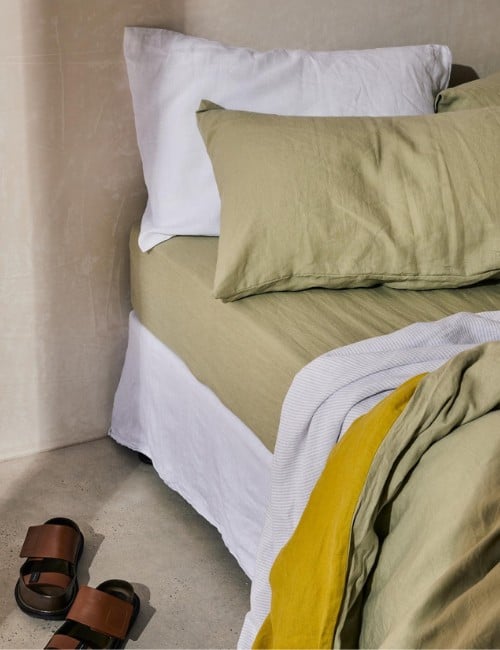 9 Affordable Linen Sheets For More Sustainable Slumber Image by Milou Milou #linensheets #affordablelinensheets #linenbedding #flaxlinensheets #cheaplinenbedding #linenbedhseets #sustainablejungle