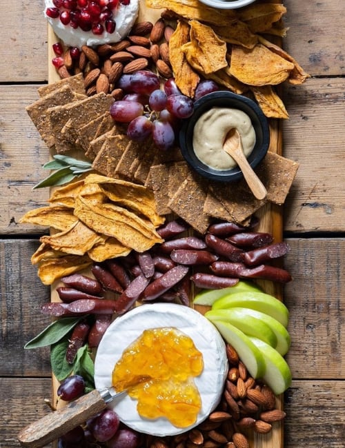 9 Sustainable Snacks Suitable For Eco-Friendly Food Fanatics Images by Patagonia Provisions #sustainablesnacks #sustainablesnackbrands #snackswithsustainablepackaging #ecofriendlysnacks #ecofriendlypackagedsnacks #sustainablejungle