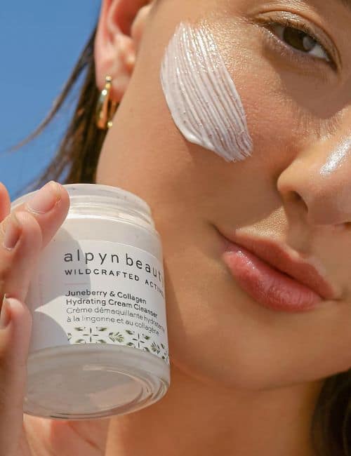 9 Clean Beauty Brands With the Best Natural Makeup Remover To Keep Your Skin (And The Planet!) Glowing Image by Alpyn Beauty #naturalmakeupremover #bestnaturalmakeupremover #organicmakeupremover #allnaturalmakeupremover #organiceyemakeupremover #naturaloilmakeupremover #sustainablejungle
