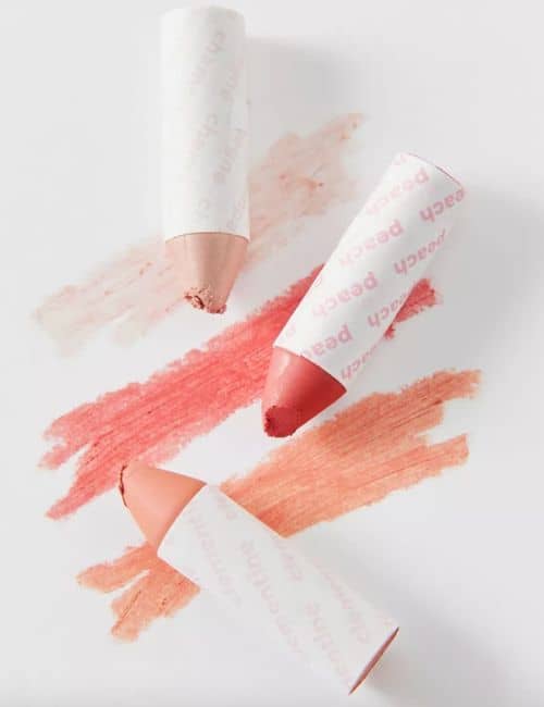 7 Organic & Eco-Friendly Lipsticks For 7 Sustainable Minutes In Heaven Image by Axiology #ecofriendlylipstick #ecofriendlylipsticktube #naturalecofriendlylipstick #sustainablelipstick #sustainablelipstickpackaging #bestsustainablelipstick #sustainablejungle