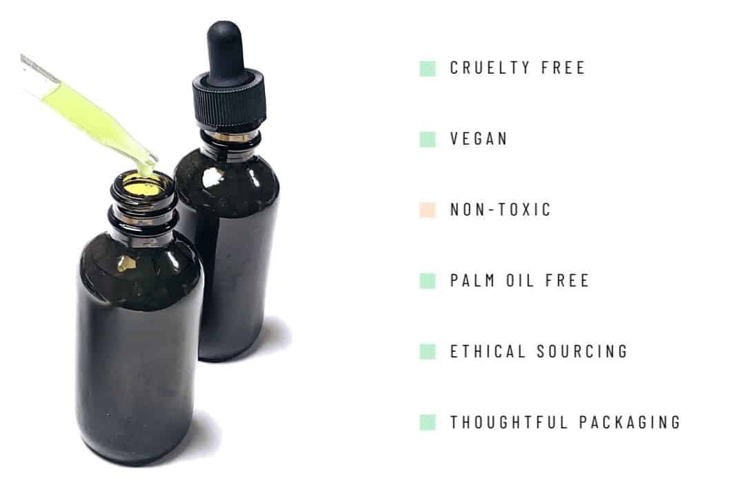 9 Clean Beauty Brands With the Best Natural Makeup Remover To Keep Your Skin (And The Planet!) Glowing Image by Clean-Faced Cosmetics #naturalmakeupremover #bestnaturalmakeupremover #organicmakeupremover #allnaturalmakeupremover #organiceyemakeupremover #naturaloilmakeupremover #sustainablejungle